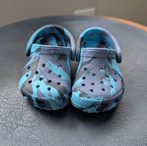 Baby Crocs Size 4